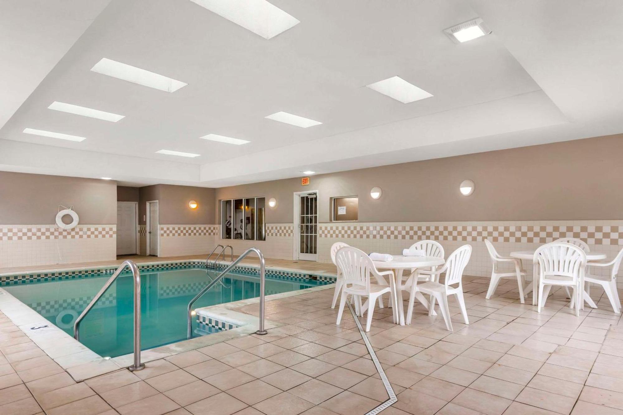 Country Inn & Suites By Radisson, Newport News South, Va エクステリア 写真